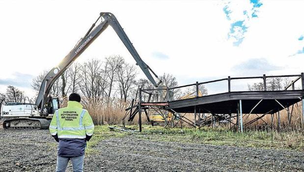 Sapanca Gölü çevresi vatandaşların kullanımına açılıyor)