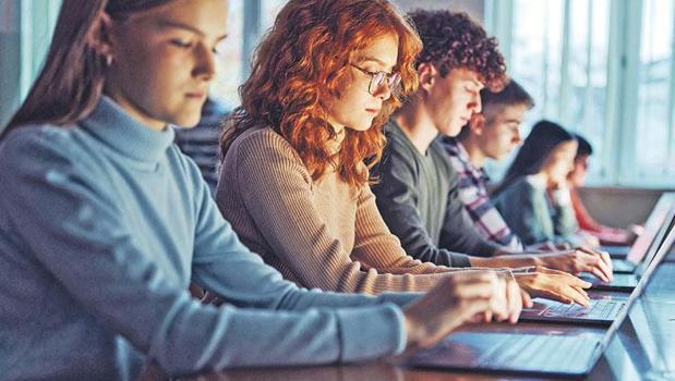 Gençler dijitalde var ama eşit değil)