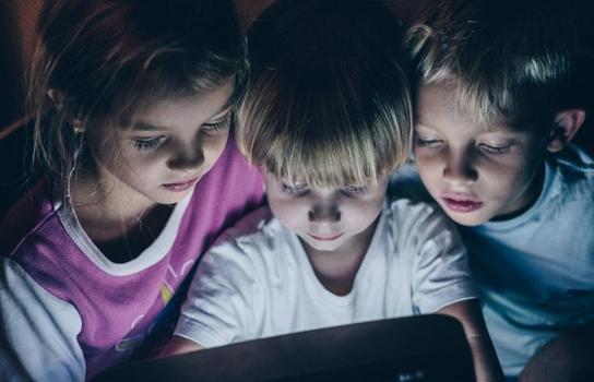 Çocuğunuz neden hırçınlaşıyor? Dr. Barış Yazar'dan anne-babalara hayati ekran uyarısı)