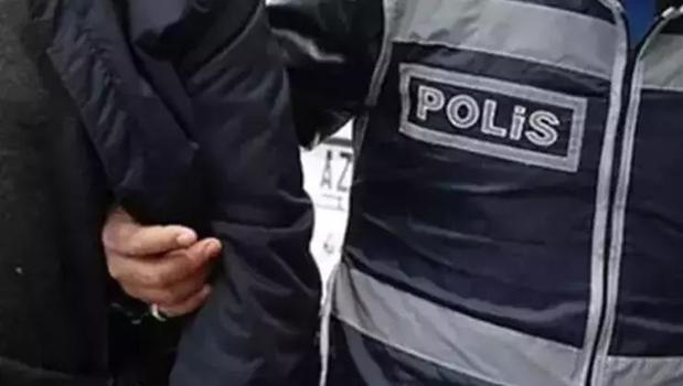İzmir'de kaçak sigara ve taklit etil alkol operasyonu: 4 kişi tutuklandı)