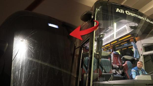 Trabzonspor otobüsüne taşlı saldırı! Kulüpten açıklama geldi)