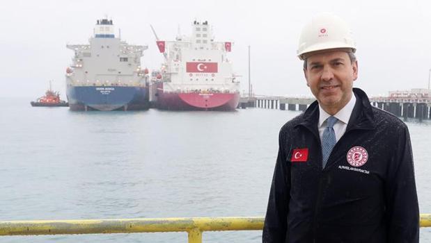 Bakan Bayraktar Hatay’da açıkladı: 'İki yeni FSRU tesisi geliyor')