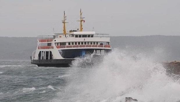 Güney Marmara'da feribot seferleri iptal edildi)