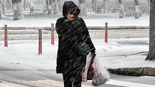 Trakya kara teslim! Edirne, Tekirdağ ve Kırklareli'nin bazı ilçelerinde eğitime ara verildi)