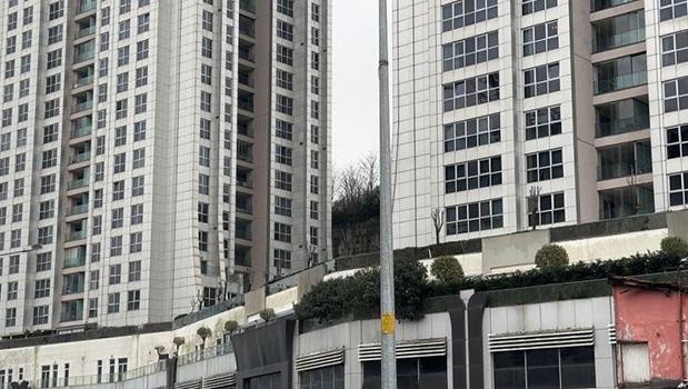 İstanbul'da şüpheli çocuk ölümü: 30'uncu kattan düşerek hayatını kaybetti)