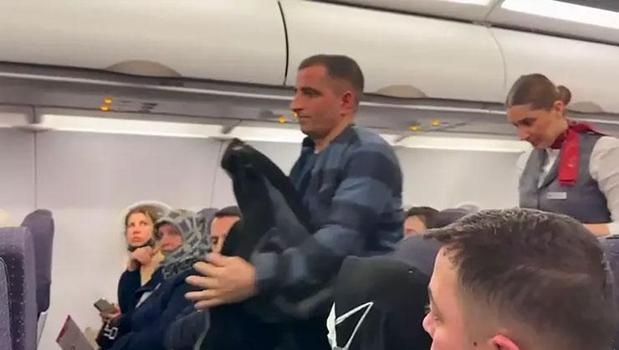Uçakta ilginç anlar! Kalkışı durdurup helallik istedi)