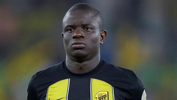 Fenerbahçe'nin yeni transferi N'Golo Kante İstanbul'da!)