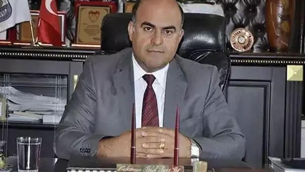 Eski Belediye Başkanı Cafer Özenir'i oğlu baltayla öldürdü!)