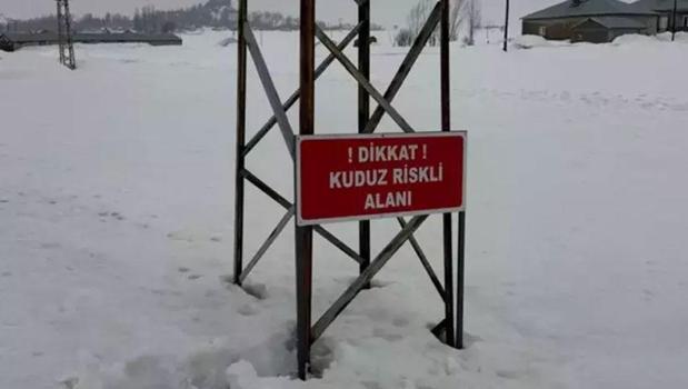 Hakkari'de kuduz alarmı! Bir köy karantinaya alındı)