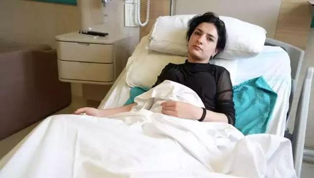 Karnına koyduğu sıcak su torbası hayatını altüst etti)