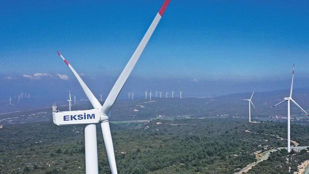 Tarladaki kaçak elektrik cebimizi çarpıyor! En büyük sorun mısır sulamasında)