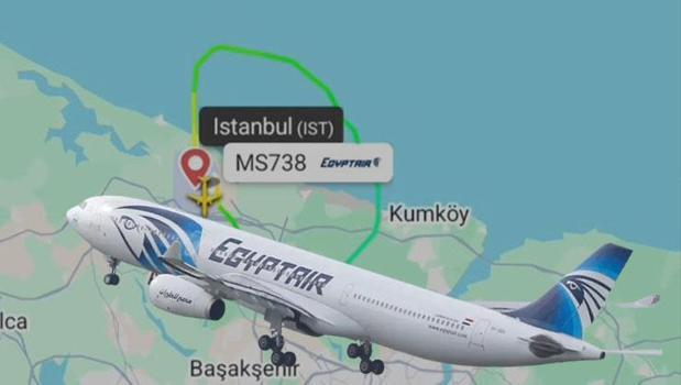 Kokpitte panik! Duman gören pilot İstanbul Havalimanı'na acil iniş yaptı)