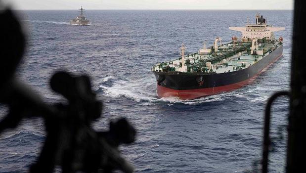 Hint Okyanusu'nda gerilim: ABD güçleri pertol tankerine el koydu)