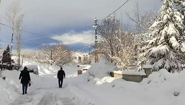 Kar nedeniyle bir ilimizde okullar tatil)