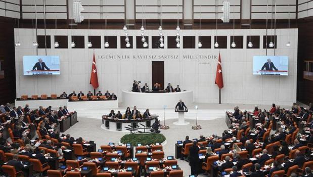 Yeni kabine üyeleri Gürlek ve Çiftçi bugün Mecliste yemin edecek)