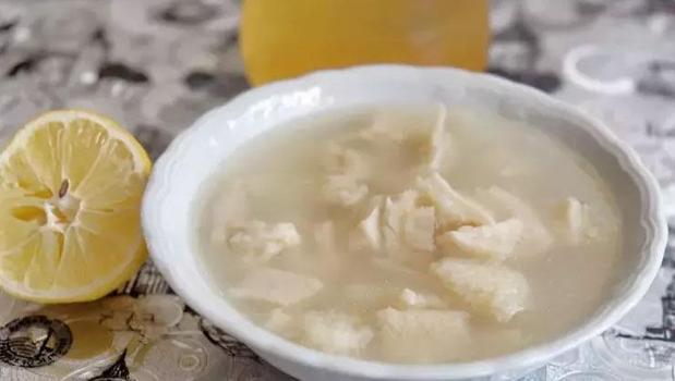Lokanta usulü işkembe çorbası tarifi! Kıvamı pürüzsüz, kokusu neredeyse hiç yok)