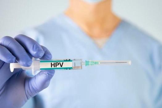 Sadece kadınlar için değil: HPV aşısı hakkında herkesin bilmesi gereken gerçek)
