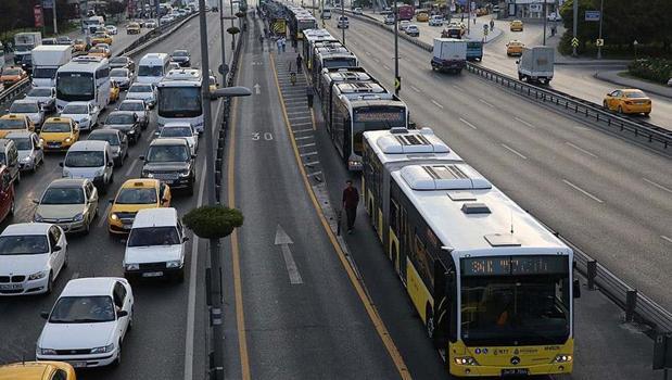 İstanbul'da toplu taşımaya yüzde 20 zam yapıldı)