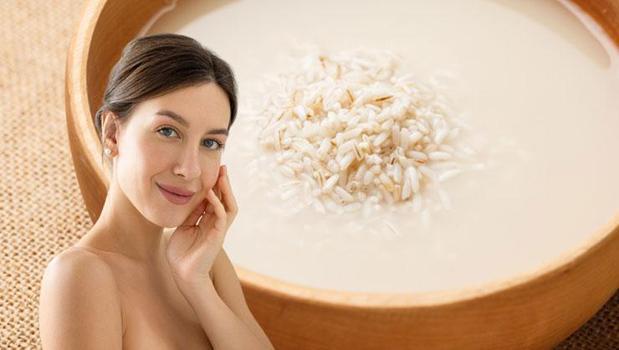 Lavaboya döken pişman oluyor! Cam cilt için haşladığınız pirinç suyunu şişeleyin)