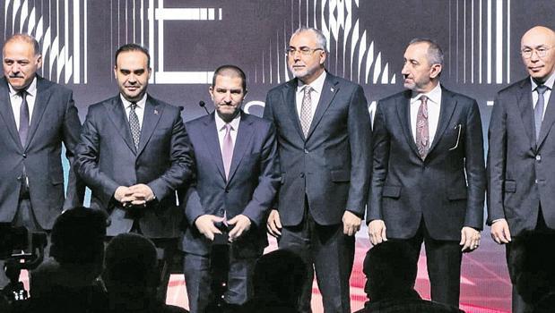 Teknolojinin kaptan köşküne oturan kazanıyor)