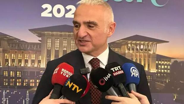 Bakan Ersoy, 'Külliye'de Ramazan' etkinlik alanını ziyaret etti)