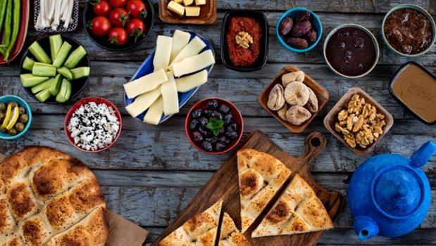 26 Şubat 2026 Bugün sahura ne pişirsem diyenler için 3 pratik tarif!)