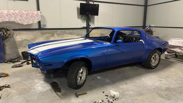 Hurda otomobilleri milyonluk servete dönüştürüyor! Yılda sadece 3 adet üretiyor)