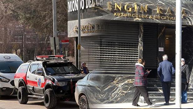 Kuyumcuda gece yarısı soygunu: 30 saniyede milyonluk vurgun!)