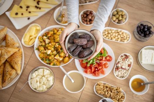 Sahura ne pişirsem diyenler için 10 dakikada hazır 3 pratik tarif! (4 Mart 2026))