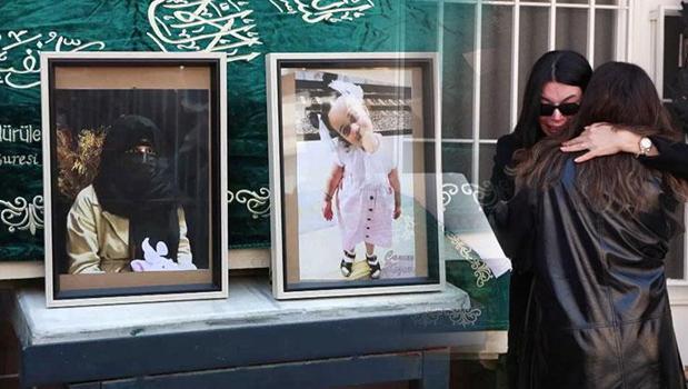 İstanbul'da denizde ölü bulunan anne ve kızı toprağa verildi! Tabutu kadınlar taşıdı)