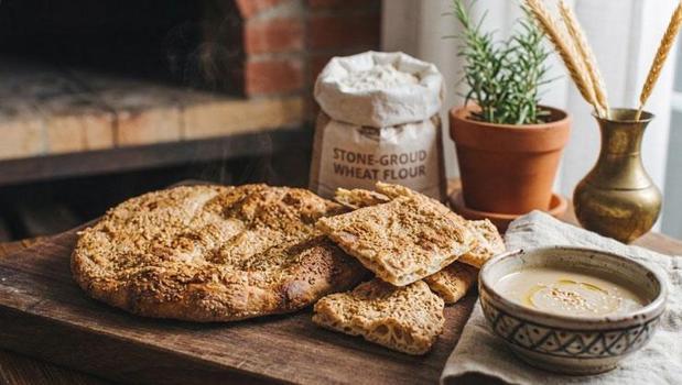 Bursalıların vazgeçemediği klasik lezzet! Fırıncıları kıskandıracak tahinli çörek tarifi, kıyır kıyır oluyor)