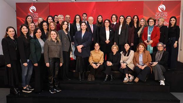 Yüzde 52 kadın çalışan oranına ulaştılar, fırsat eşitliği ile büyüme mesajı verdiler)