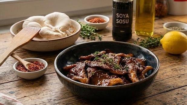 Soslu kanat tadında istiridye mantarı tarifi! Parmaklarınızı yiyeceksiniz, böyle pişirince lezzeti zirveye çıkıyor!)