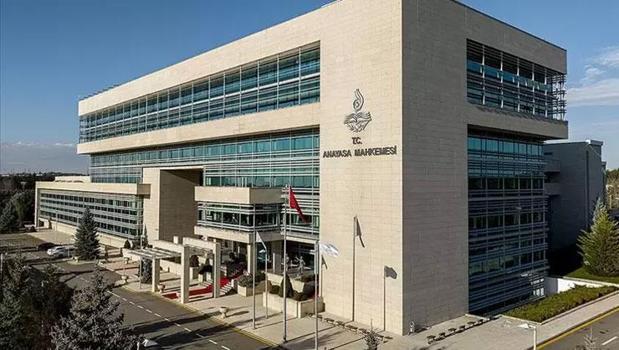 AYM'den sağlık çalışanları için önemli karar! Ücretsiz nöbet uygulaması iptal edildi)