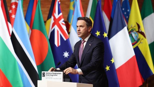 Bakan Bayraktar: Son gelişmeler petrol ve doğal gaza ne kadar bağımlı olduğumuzu gösterdi)