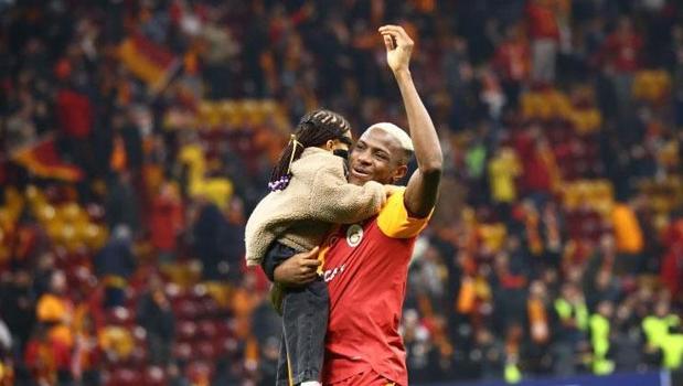 Osimhen Liverpool galibiyeti sonrası çok mutlu! 'Bu forma çok özel')