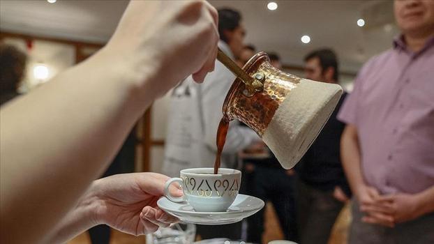 Türk kahvesine gül suyu konur mu? Türk kahvesinin içine gül suyu eklersek ne olur?)