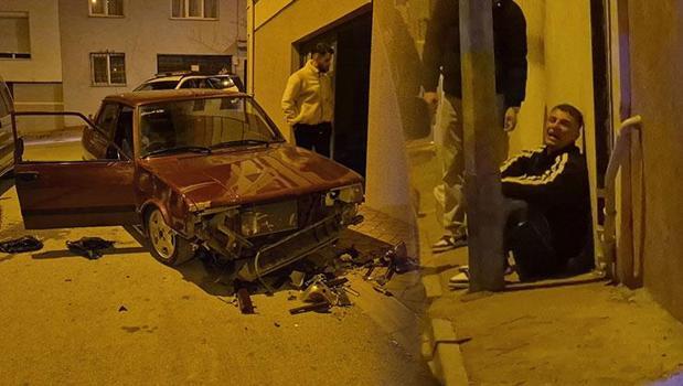 Sevgilisinden ayrıldı, arabasını parçaladı! 'Güzel çıkmamıştır, shop yap')