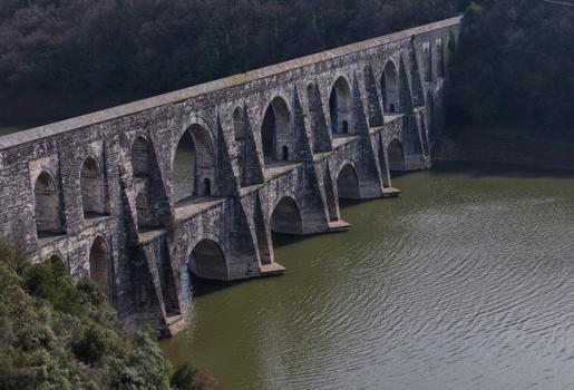 İstanbul’da barajlarında sevindiren gelişme! Mağlova Kemeri yeniden suyla buluştu)