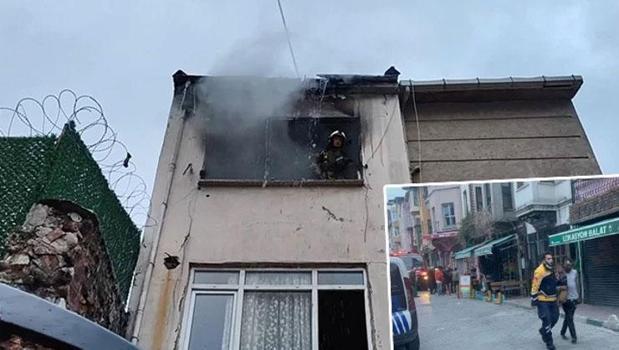 Fatih'te 3 katlı binada yangın! 1 kişi hayatını kaybetti, 7 kişi yaralandı)