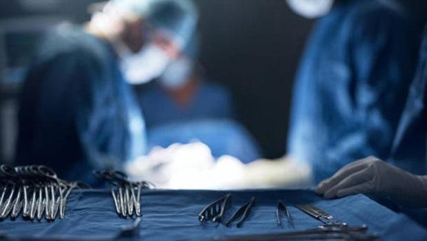 Ameliyat sırasında korkunç son! Ailesi mahkemeye koştu)