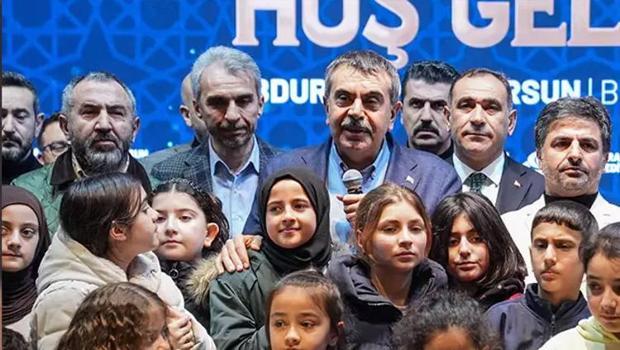 Bakan Tekin: Bizi bir arada tutan değerleri çocuklarımıza kazandırmaya çalışacağım)