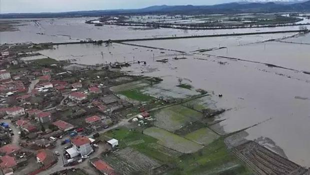 Edirne'de Tunca Nehri kıyısında toprak kayması)