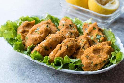 Ağızda dağılan mercimek köftesi tarifi! 5 dakikada hazır oluyor)