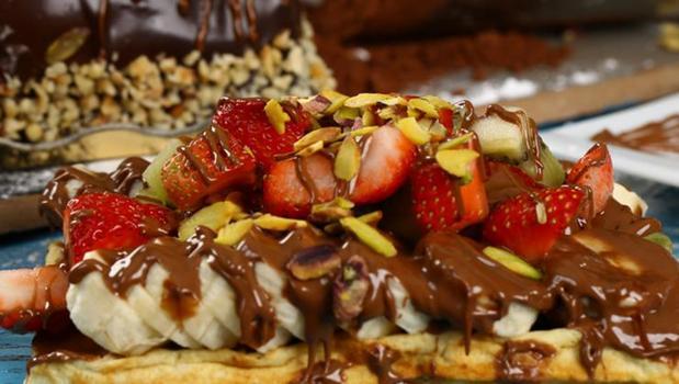 Hem leziz hem pratik tavada waffle tarifi! Kolayca hazırlanıyor, çay saatlerinin yeni favorisi)