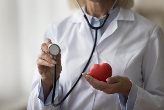 'Yanlış beslenme ve uykusuzluk kalbinizi yıpratıyor')