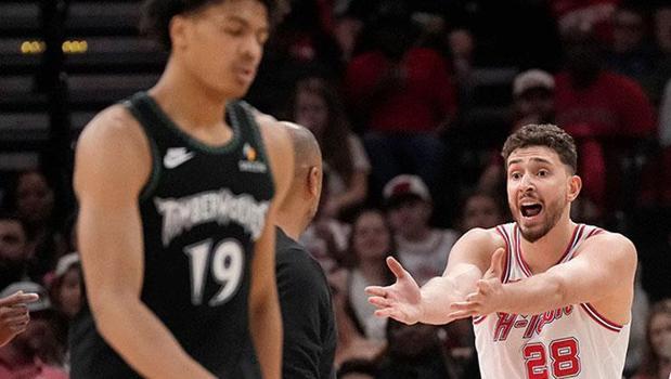 Houston’da seri bitti, tansiyon yükseldi! Alperen ve Udoka arasında tartışma)