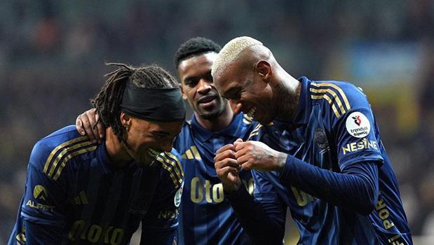 Fenerbahçe zirve yarışında hata yapmadı! Kayserispor'u deplasmanda 4 golle geçti)