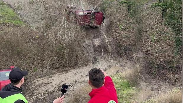 Bursa'da Off-Road yarışında yürekler ağza geldi! Araç takladı attı, yara bile almadı)