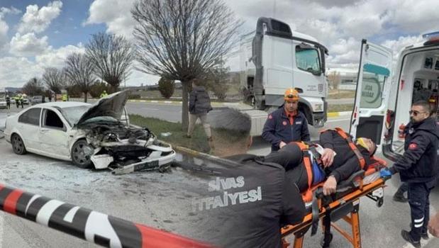 Sivasspor tesislerinin önünde feci kaza: 4'ü futbolcu 6 yaralı)